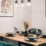 Oasis - Wohnen In - Netflix - Tiefgarage - Dachterrasse アパート *