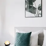Oasis - Wohnen In - Netflix - Tiefgarage - Dachterrasse アパート