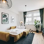 Oasis - Wohnen In - Netflix - Tiefgarage - Dachterrasse アパート ドレスデン
