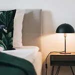 Oasis - Wohnen In - Netflix - Tiefgarage - Dachterrasse アパート *