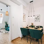 Oasis - Wohnen In - Netflix - Tiefgarage - Dachterrasse アパート