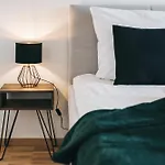 Oasis - Wohnen In - Netflix - Tiefgarage - Dachterrasse アパート *