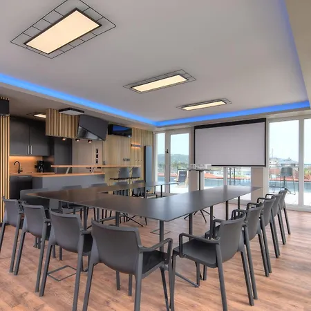 Oasis - Wohnen In - Netflix - Tiefgarage - Dachterrasse * Δρέσδη